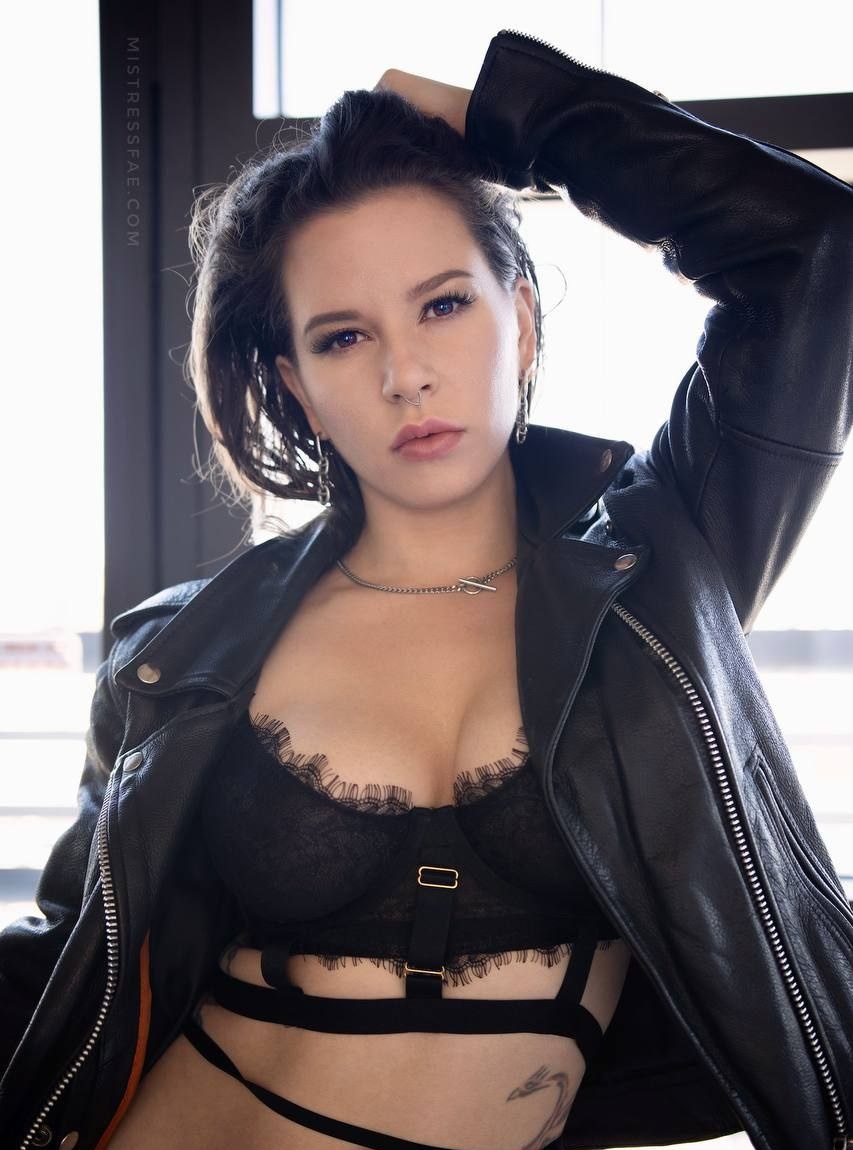 Анна привлекальеная девушка из Невинномысска цена от 4000 руб